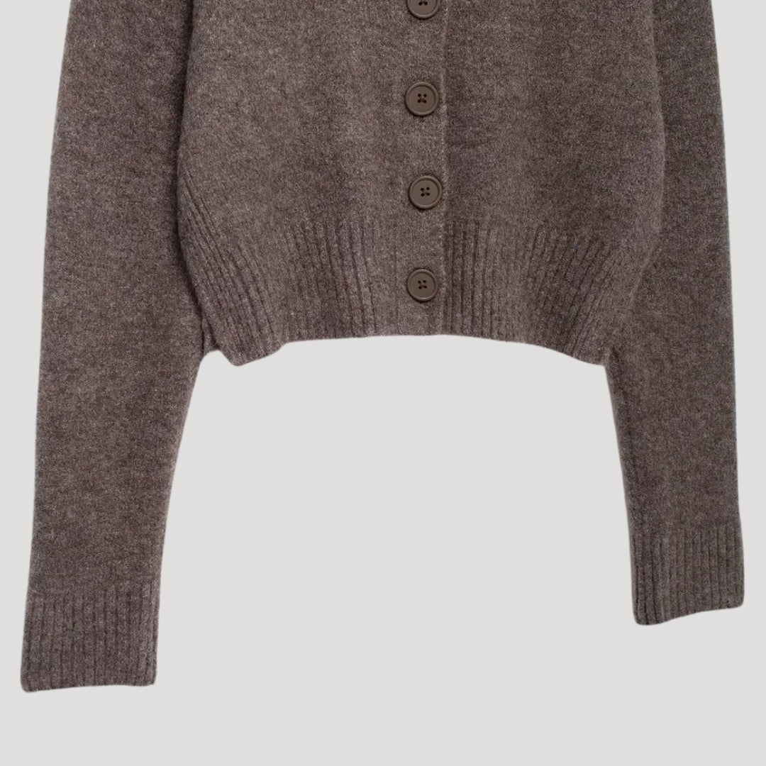 Women's cropped knit cardigan with crew neck and button front