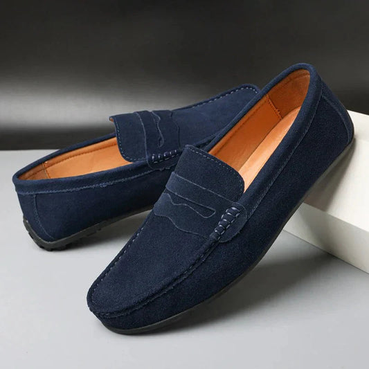 Mocassins homme sans lacets, détail bride penny, bout moccasin