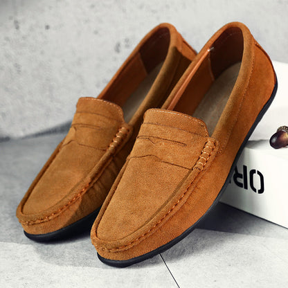 Men's slip-on loafers with moc toe and penny strap detail