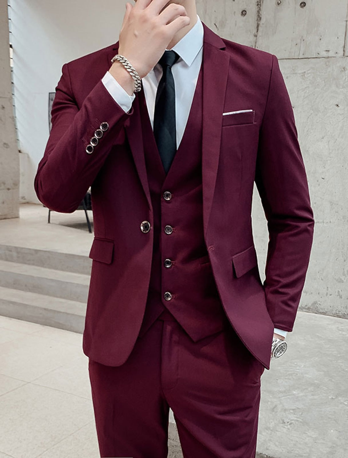 Men's three-piece suit with single-breasted jacket, waistcoat and matching trousers