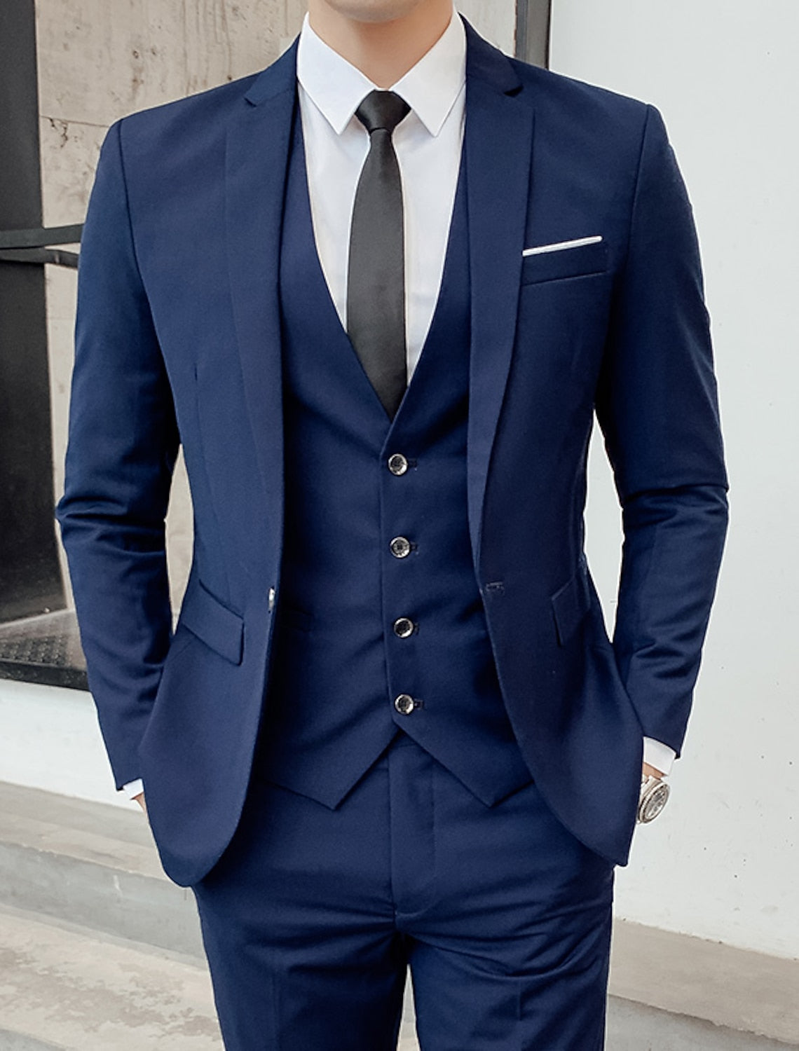 Men's three-piece suit with single-breasted jacket, waistcoat and matching trousers