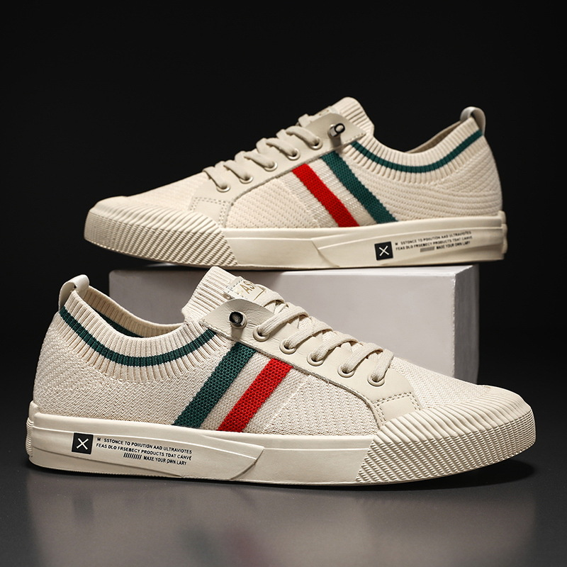Men's lace-up sneakers with contrasting striped sides and flat soles