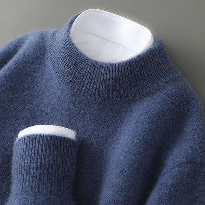 Ribbed crew neck sweater with long sleeves and matching cuffs