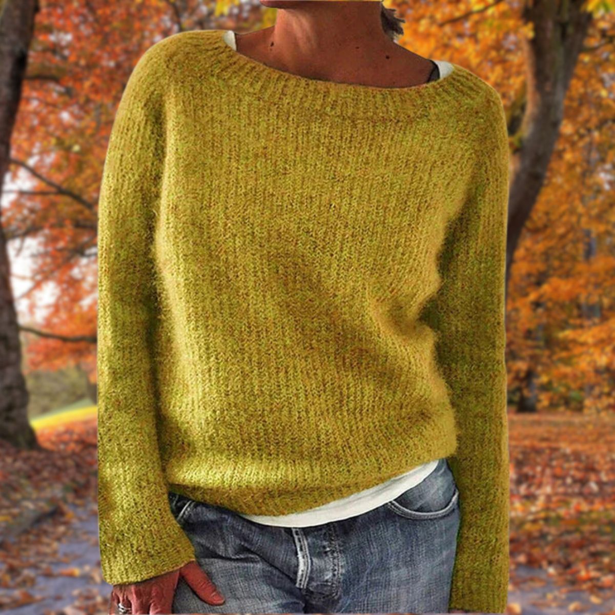 Women's long-sleeve ribbed crew neck sweater with relaxed hip-length fit