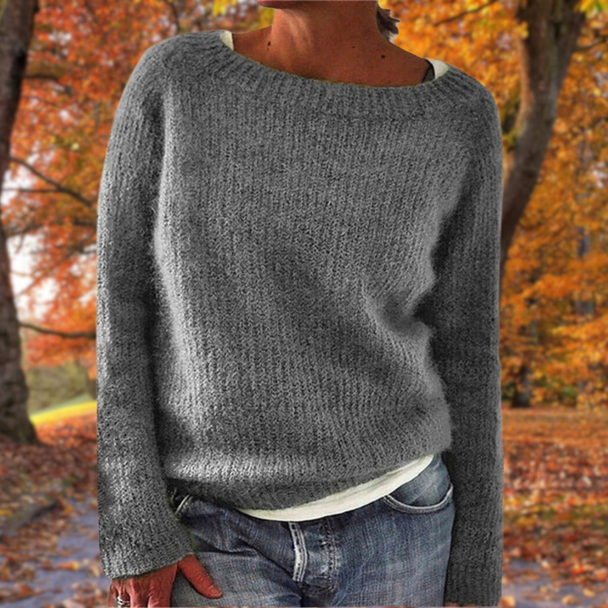 Women's long-sleeve ribbed crew neck sweater with relaxed hip-length fit