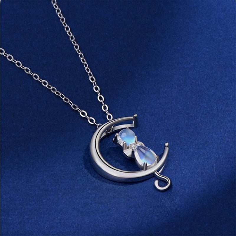 Mira Crescent Cat Necklace 3