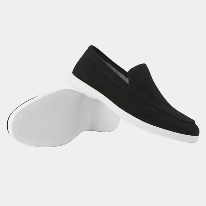 Men's slip-on loafers with moc toe stitching and low sole