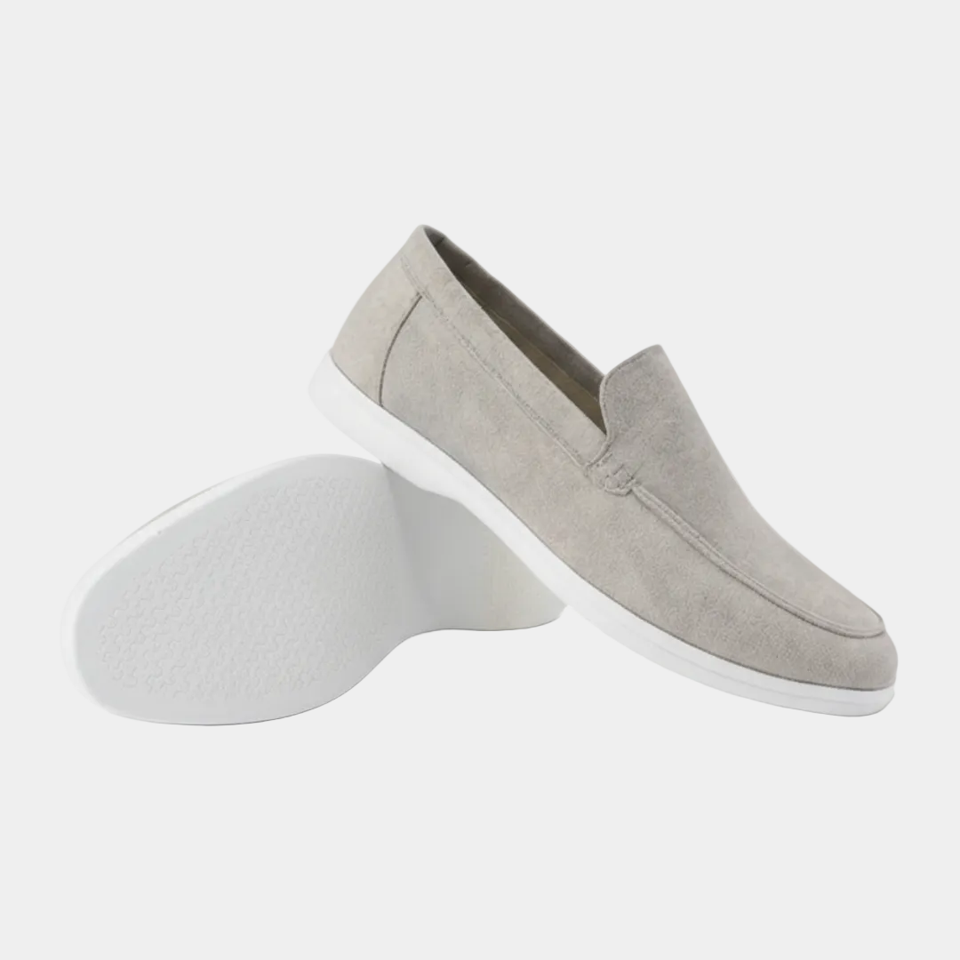 Men's slip-on loafers with moc toe stitching and low sole