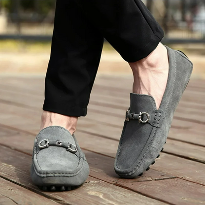 Men's solid loafers with moc toe, metal bit detail and lug sole