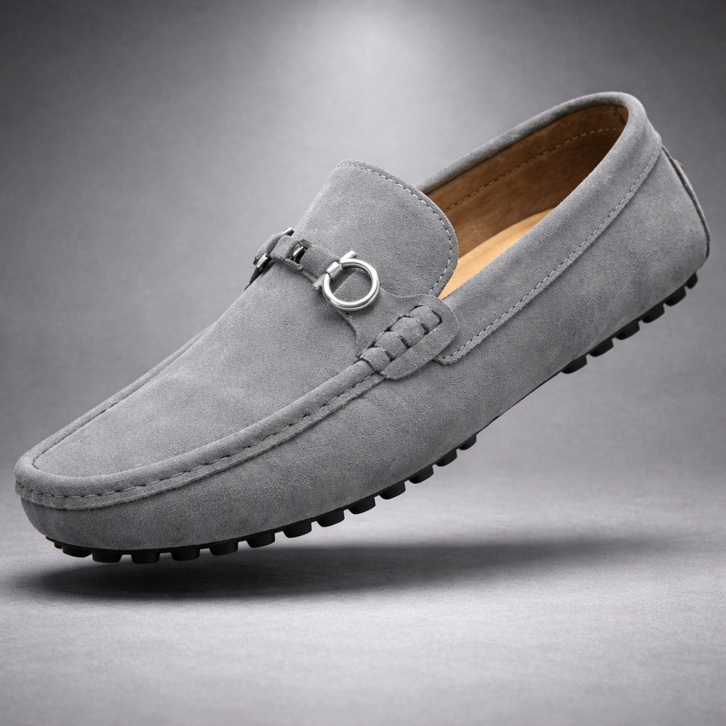 Men's solid loafers with moc toe, metal bit detail and lug sole