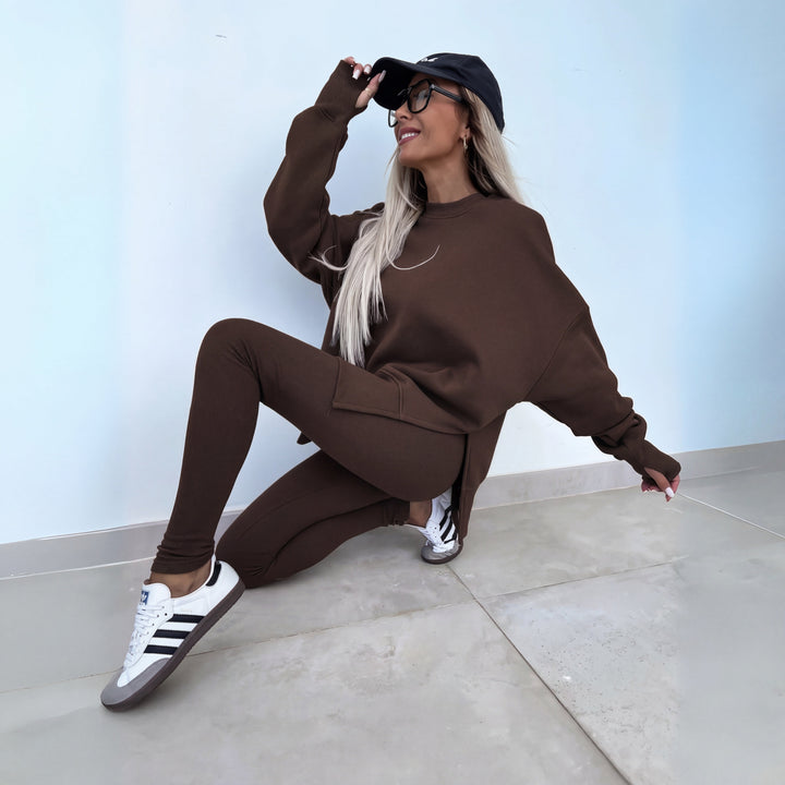 Women's oversized sweatshirt and ankle-length leggings set