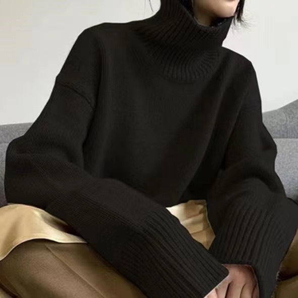 Women's relaxed ribbed turtleneck sweater with long sleeves