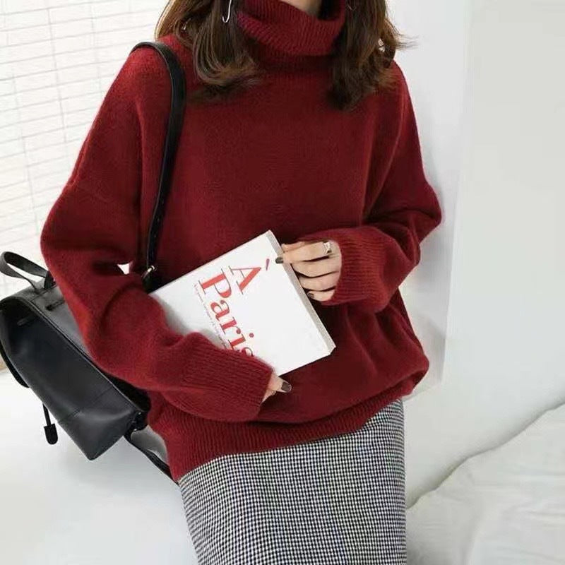 Women's relaxed ribbed turtleneck sweater with long sleeves