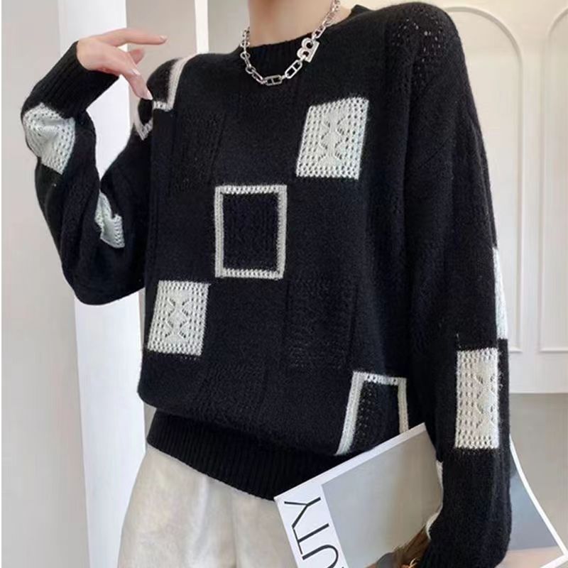Women's geometric patchwork sweater with long sleeves