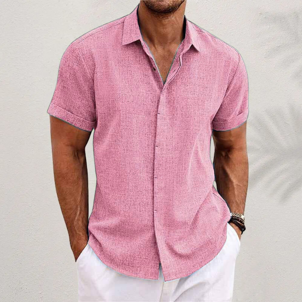 Men's short sleeve collared button shirt in relaxed fit