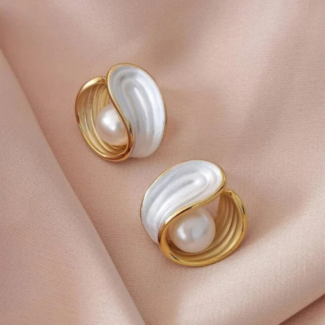 Odessa Pearl Gold Earrings 2