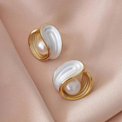 Odessa Pearl Gold Earrings 2