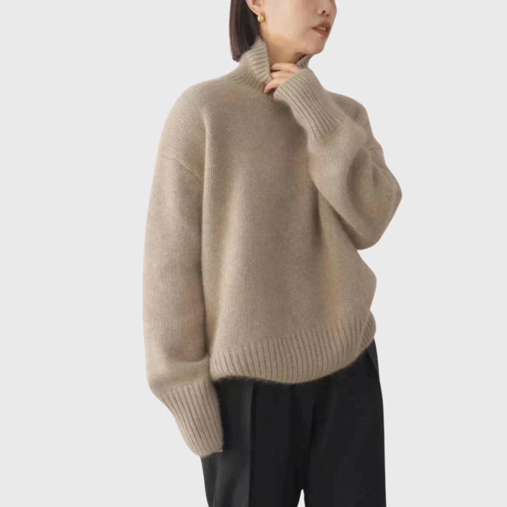 Women's long-sleeve ribbed turtleneck sweater with relaxed fit