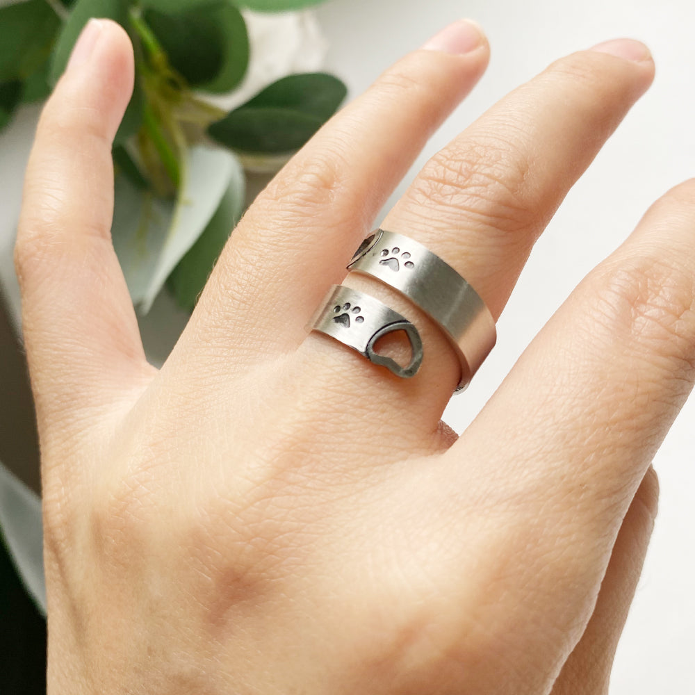 Piper Paw Print Twist Ring 3
