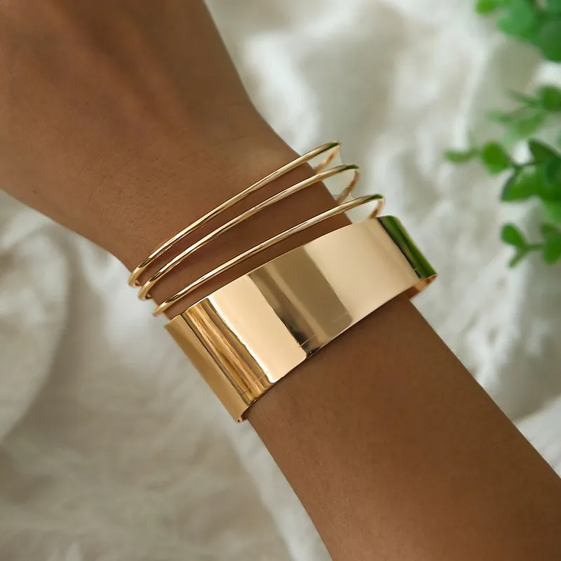 Rhea Classic Bracelet 0