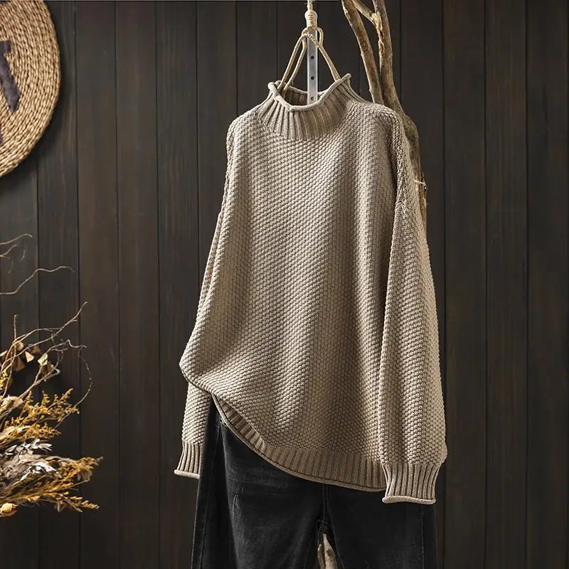 Women's textured knit jumper with mock neckline and long sleeves
