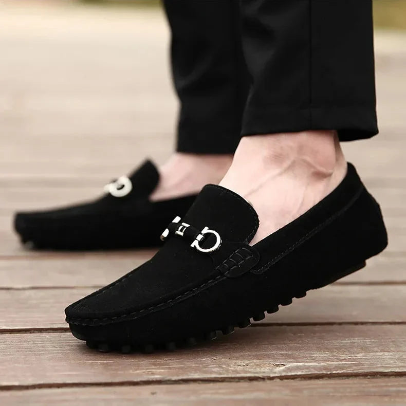 Men's solid loafers with moc toe, metal bit detail and lug sole