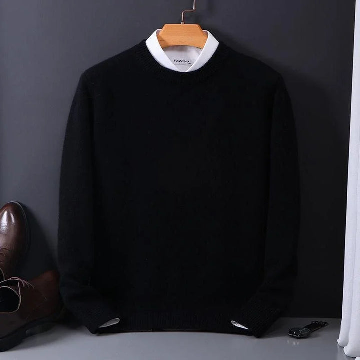 Men's plain crew neck knit sweater with long sleeves