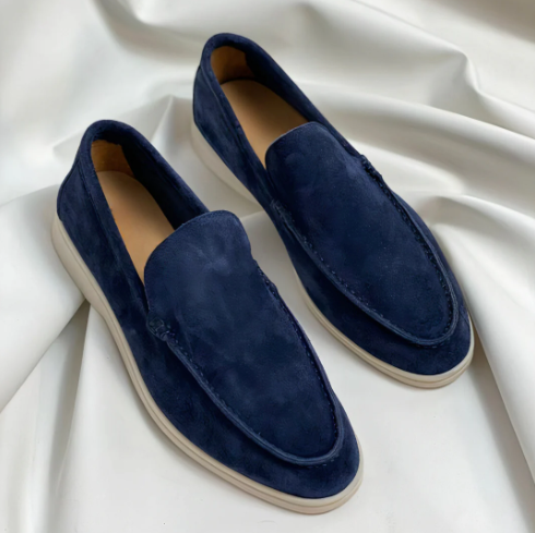 Men's slip-on loafers with rounded moc toes and flat soles