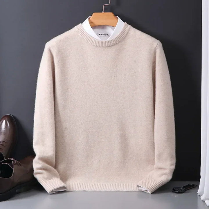 Men's plain crew neck knit sweater with long sleeves