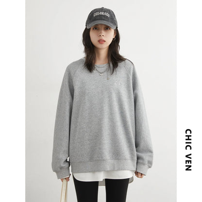 Women's crew neck sweatshirt with long sleeves and embroidered chest logo
