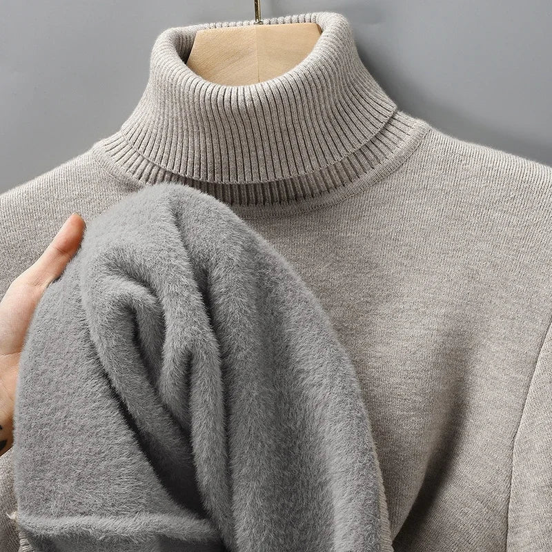 Men's long-sleeve ribbed turtleneck sweater with fitted silhouette