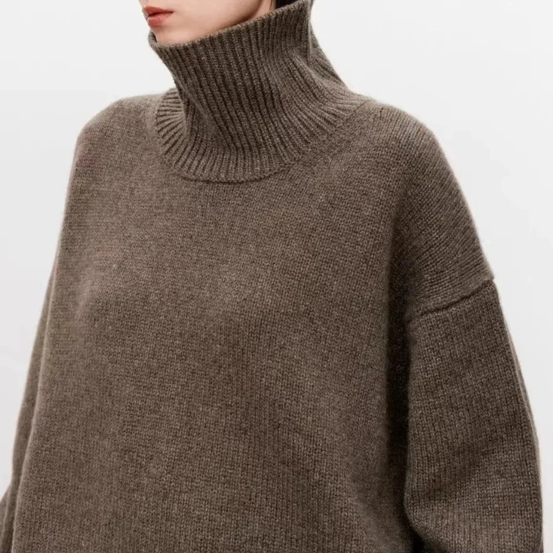 Women's plain knitted turtleneck sweater with long sleeves
