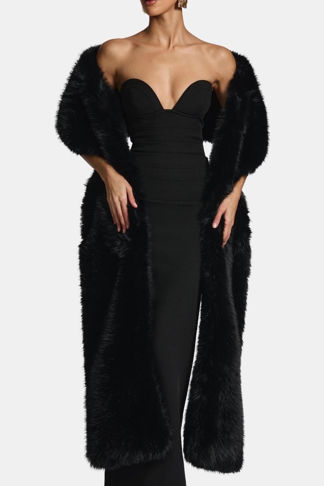 Women's floor-length faux fur shawl with wide collar