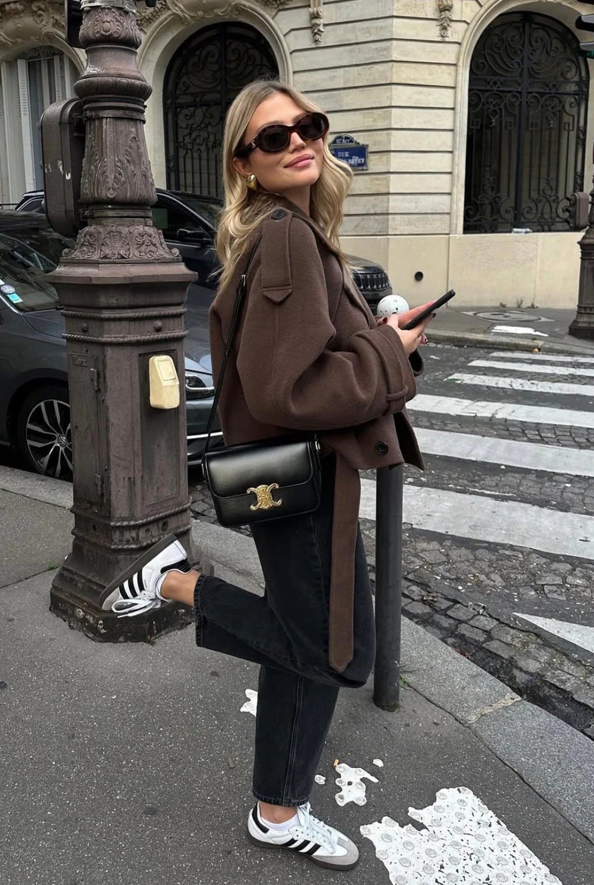 Women's brown cropped double-breasted jacket with lapels and long waist ties