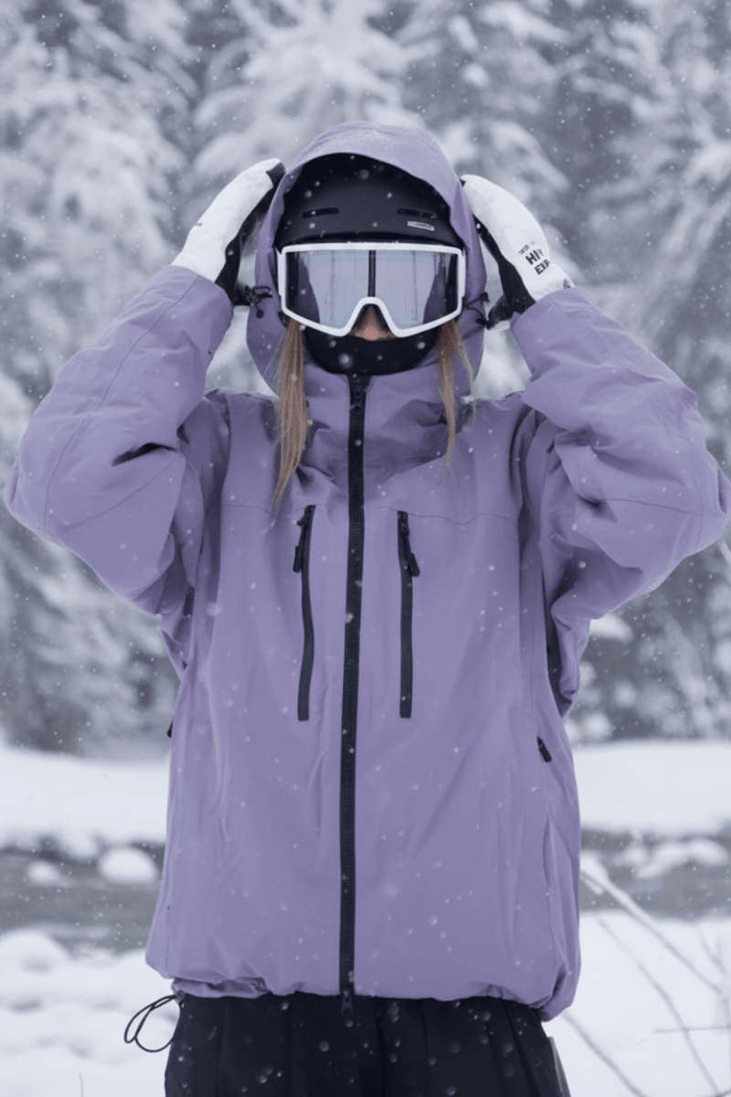Unisex hooded ski jacket with long sleeves, zip pockets and drawcord hem