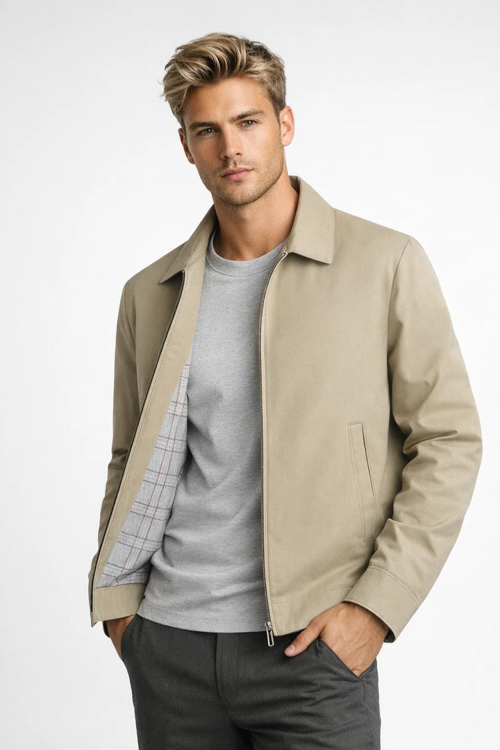 Men's collared zip jacket with checked lining and front pockets