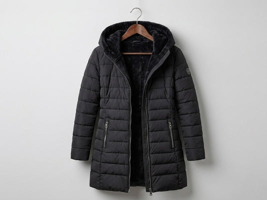 Quilted hooded women's winter coat with long sleeves and zip pockets