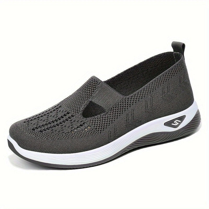 Women's red knit ballet flat with closed round toe