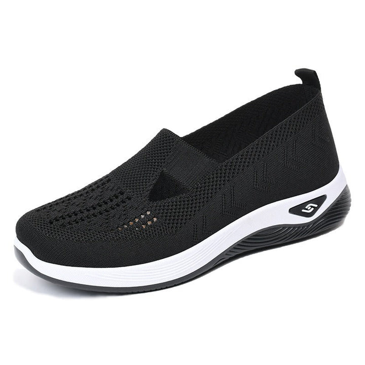 Women's red knit ballet flat with closed round toe