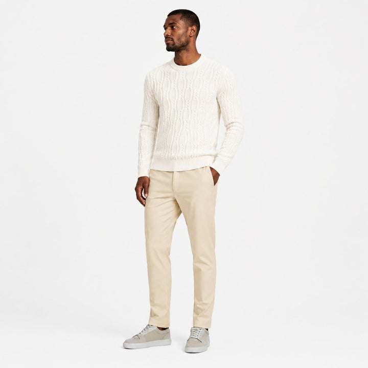 Men's cable knit crew neck sweater with long sleeves