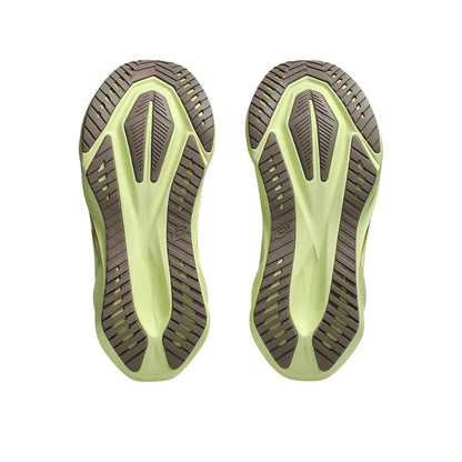 Unisex road running shoes with lace-up fronts and sculpted soles