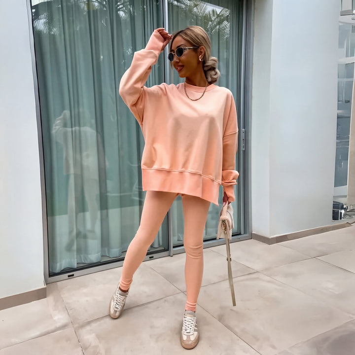Women's oversized sweatshirt and ankle-length leggings set
