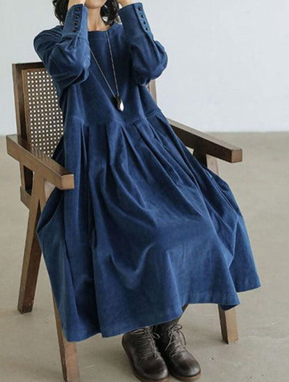 Women's long-sleeved velvet maxi dress with gathered full skirt