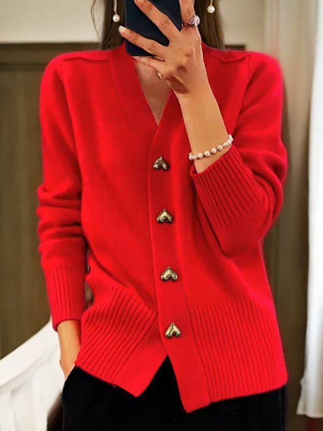 Women's V-neck knit cardigan with heart-shaped buttons and front pockets