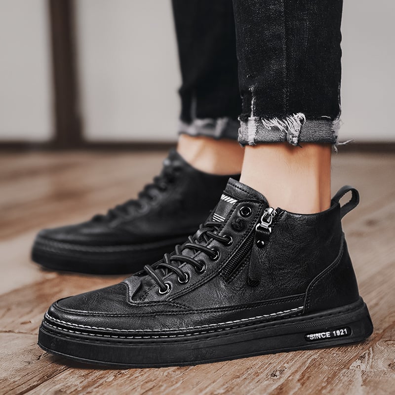 Men's lace-up ankle boots with plush-looking lining, side zipper and flat sole