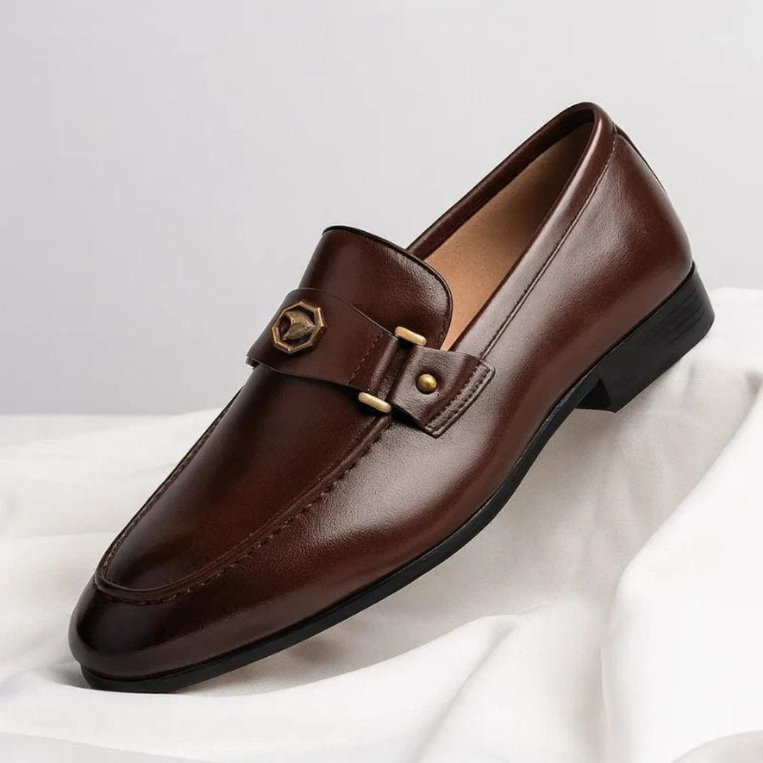 Men's slip-on loafer with decorative buckle, round toe and low heel