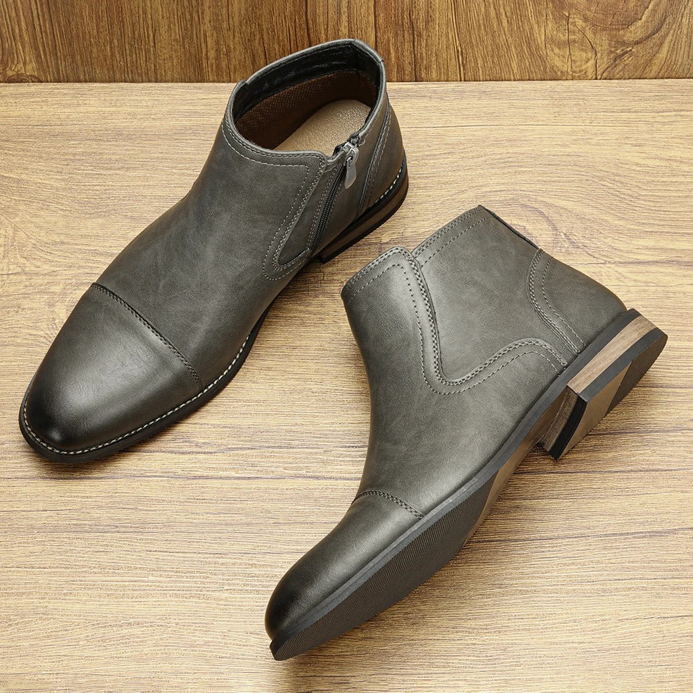Men's Chelsea ankle boots with rounded toes, elastic side panels and low block heels