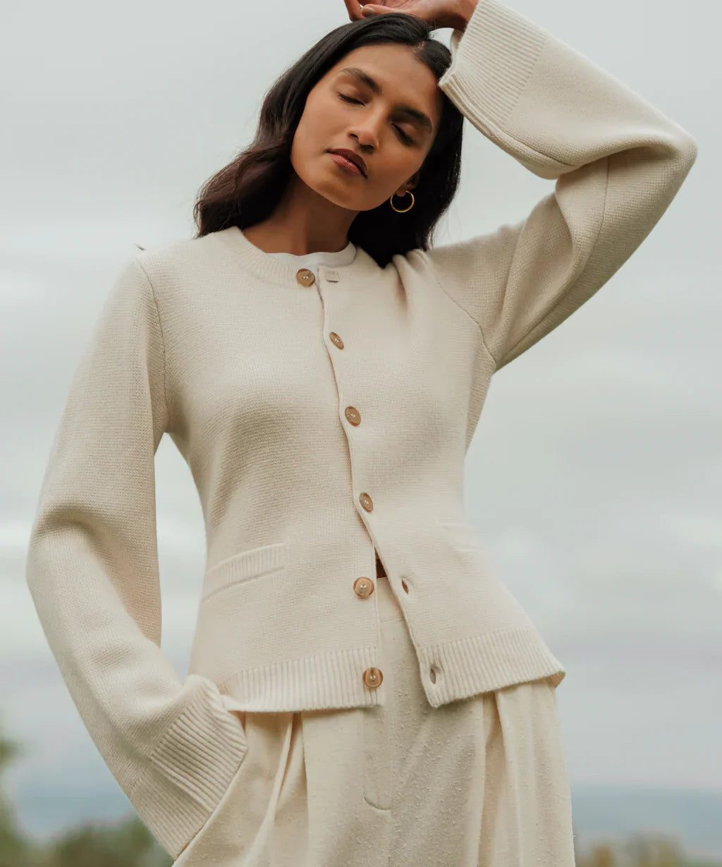 Women's ribbed cardigan with crew neck and button front