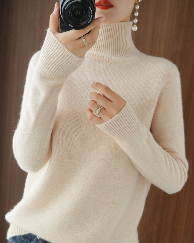Women's ribbed high neck sweater with long sleeves