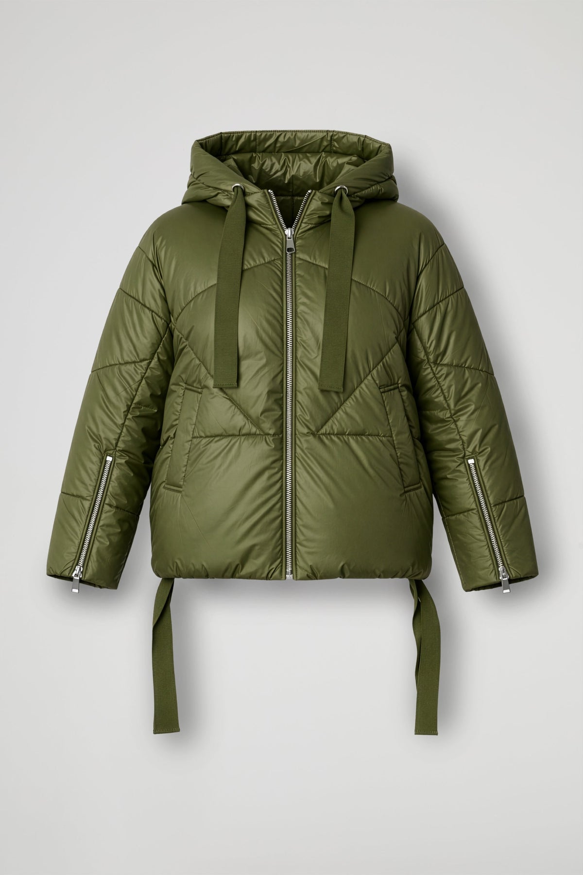 Women's short quilted hooded puffer jacket with long sleeves and zip pockets